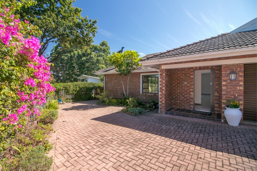 To Let 4 Bedroom Property for Rent in Hunters Home Western Cape